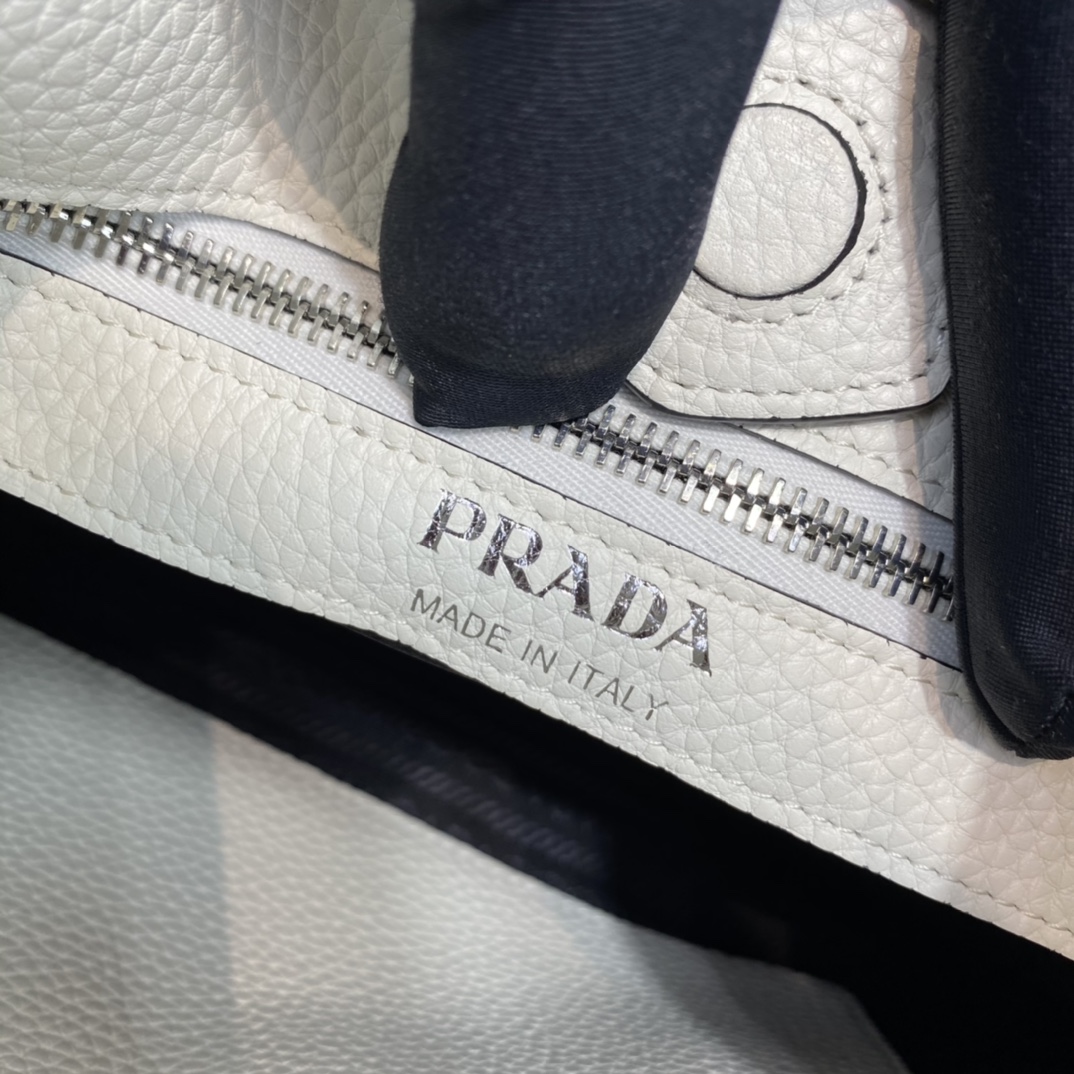 Prada Soft Leather Hobo Bag Shoulder Bag White 1BC073